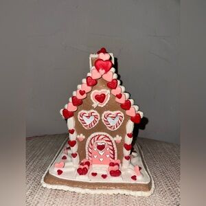 Cupcakes and cashmere gingerbread house